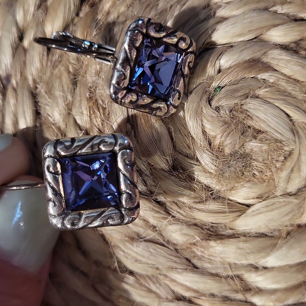 Elegant Brighton Silver and Purple Jewelry Set - Picture 4 of 4